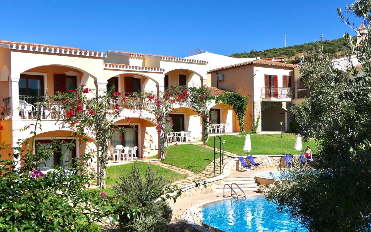 Residence Con Piscina A Badesi, Appartamenti Con Wifi E A.C Kültér fotó