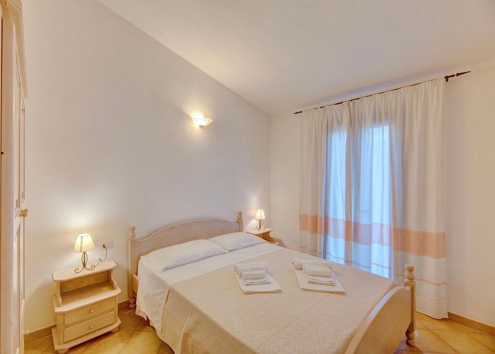 Residence Con Piscina A Badesi, Appartamenti Con Wifi E A.C Kültér fotó